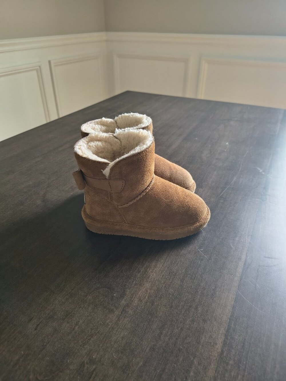Bearpaw Tan Kids Boots size 8